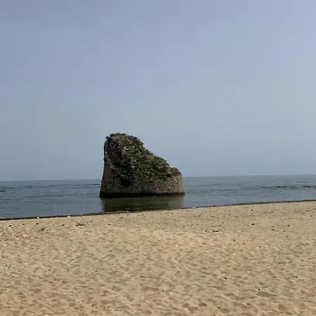 L'isola Del Pepe מלון 4*